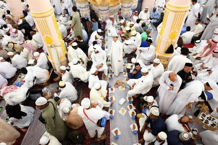 The directorate has prepared the mosque to accommodate worshipers at the time of prayers, in addition to monitoring the Iftar meals. (SPA)