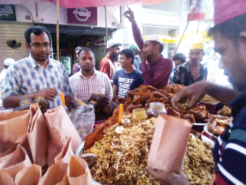 Dhaka relishes traditional ‘Dhakaia  iftar’ in Ramadan
