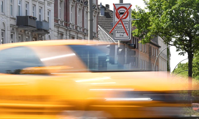 German city of Hamburg to restrict older diesel vehicles
