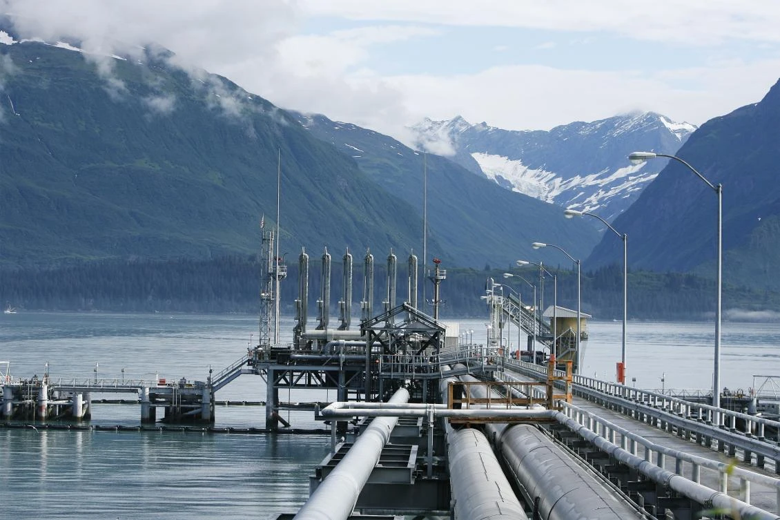 US crude stockpiles rose by 1 million barrels in the week to May 25 to 434.9 million barrels, according to data from industry group the American Petroleum Institute. (Reuters)