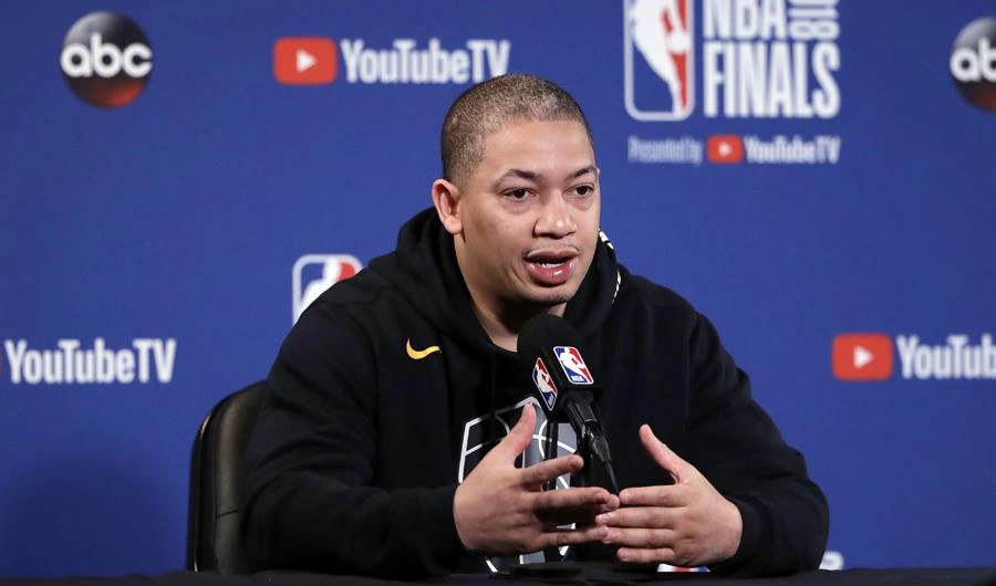 Cleveland Cavaliers head coach Tyronn Lue answers questions before the start of an NBA basketball practice on May 30, 2018, in Oakland, California. (AP Photo/Marcio Jose Sanchez)