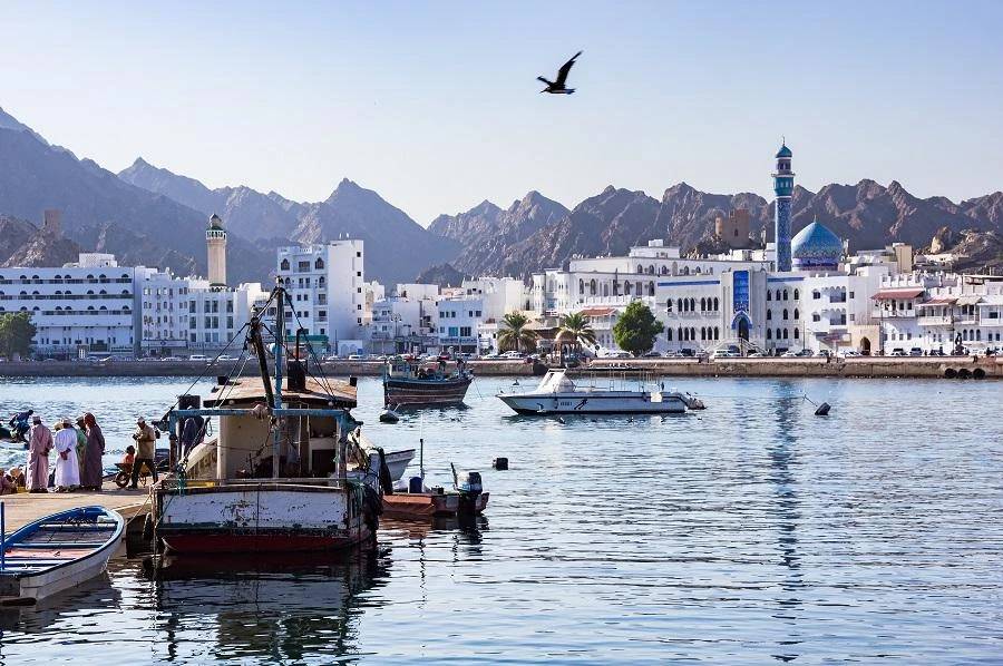 Temporary plans to issue work permits for expats in Oman
