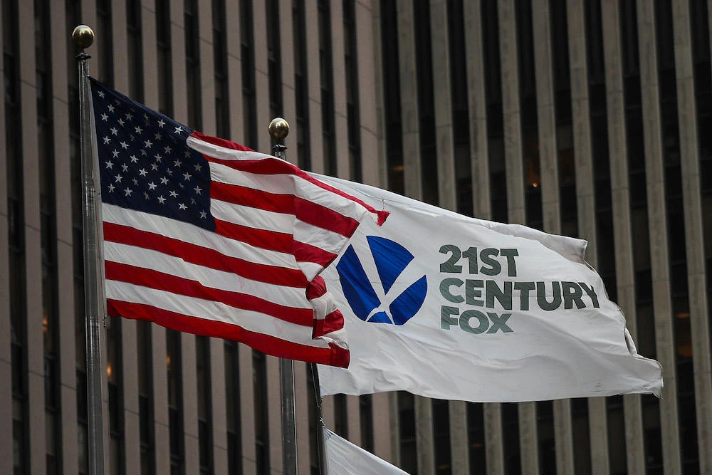 UK hands Comcast advantage in Sky takeover tussle with Fox