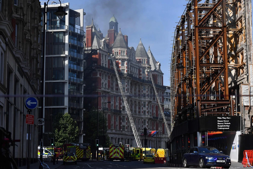 Firefighters bring huge blaze at London’s Mandarin Oriental hotel in Knightsbridge under control