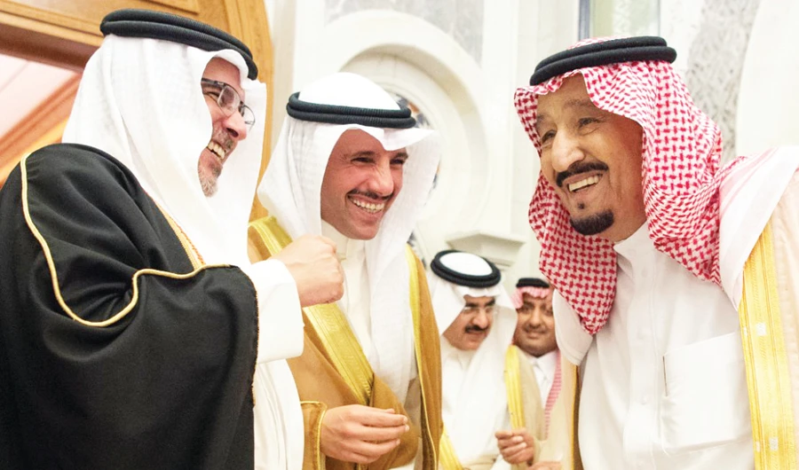 King Salman receives Bahrain Crown Prince Salman bin Hamad Al-Khalifa and Speaker of the National Assembly of Kuwait Marzouq bin Ali Al-Ghanim, at Al-Safa Palace in Makkah on Thursday evening. (SPA)
