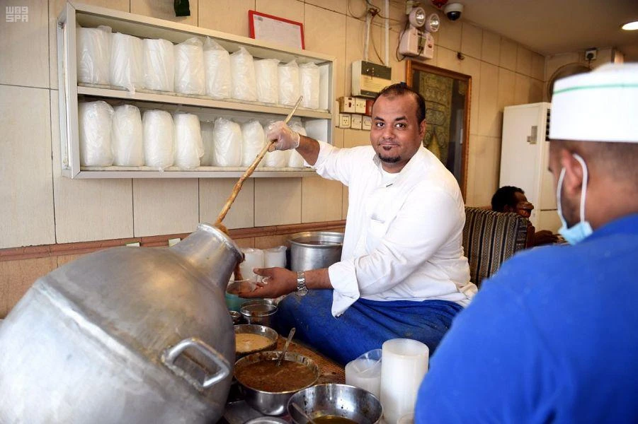 Traditional food stalls attract people of Jeddah during Ramadan