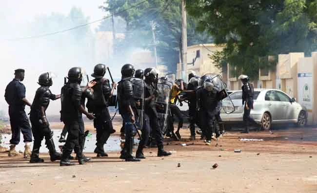 Mali's riot security forces running battles with opposition activist during a prohibited march in Bamako, Mali, in this June. 2, 2018 photo. (AP)