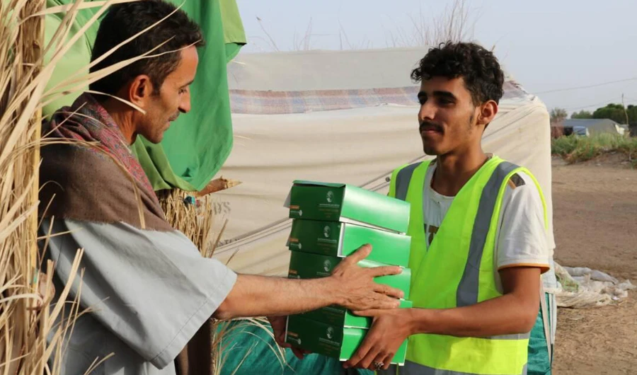 KSRelief is working on implementing an emergency plan that includes providing humanitarian and relief aid through Yemeni ports. (SPA/File)