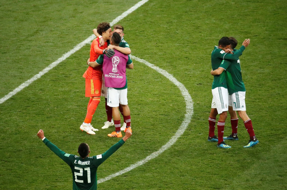 Soccer Football - World Cup - Group F - Germany vs Mexico - Luzhniki Stadium, Moscow, Russia - June 17, 2018 Mexico's players celebrate after the match REUTERS/Christian Hartmann
