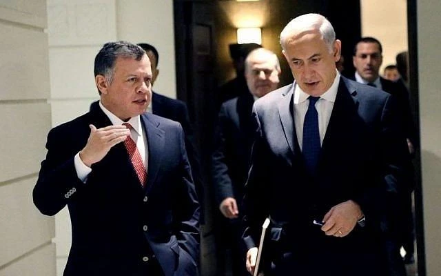 File photo showing KIng Abdallah II of Jordan meet with Israel PM Benjamin Netanyahu, Amman, Jordan, 2014. (AP)