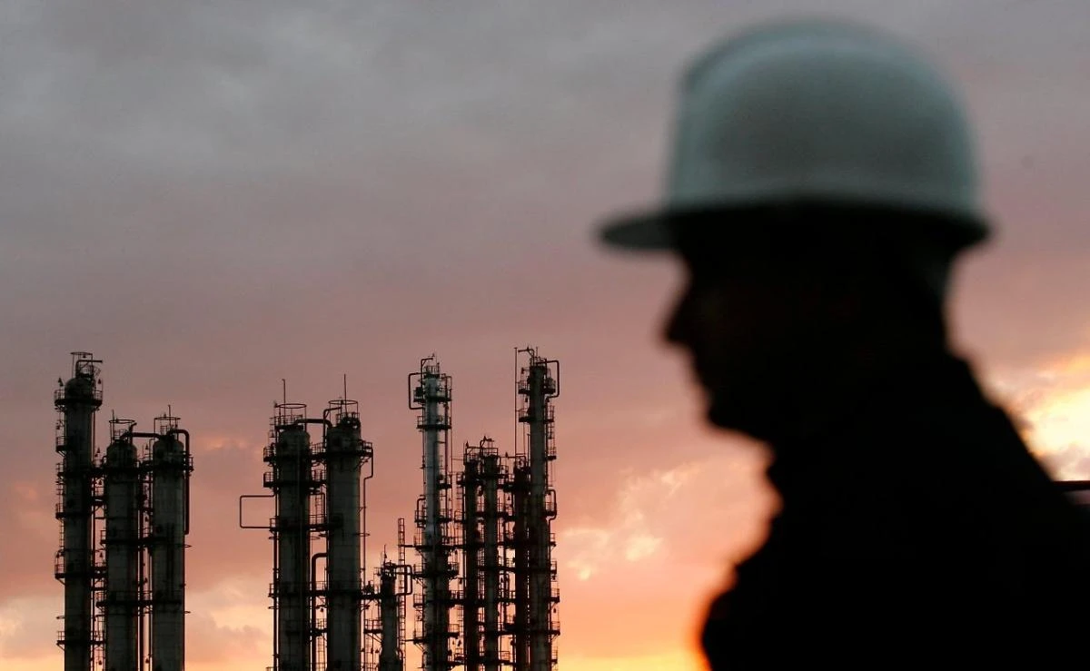 Russia and Saudi Arabia have proposed that OPEC and non-OPEC countries increase production by 1.5 million barrels per day. (Reuters)