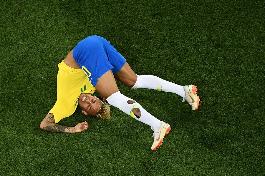 Neymar spent much of the game against Switzerland lying on the ground. (AFP)