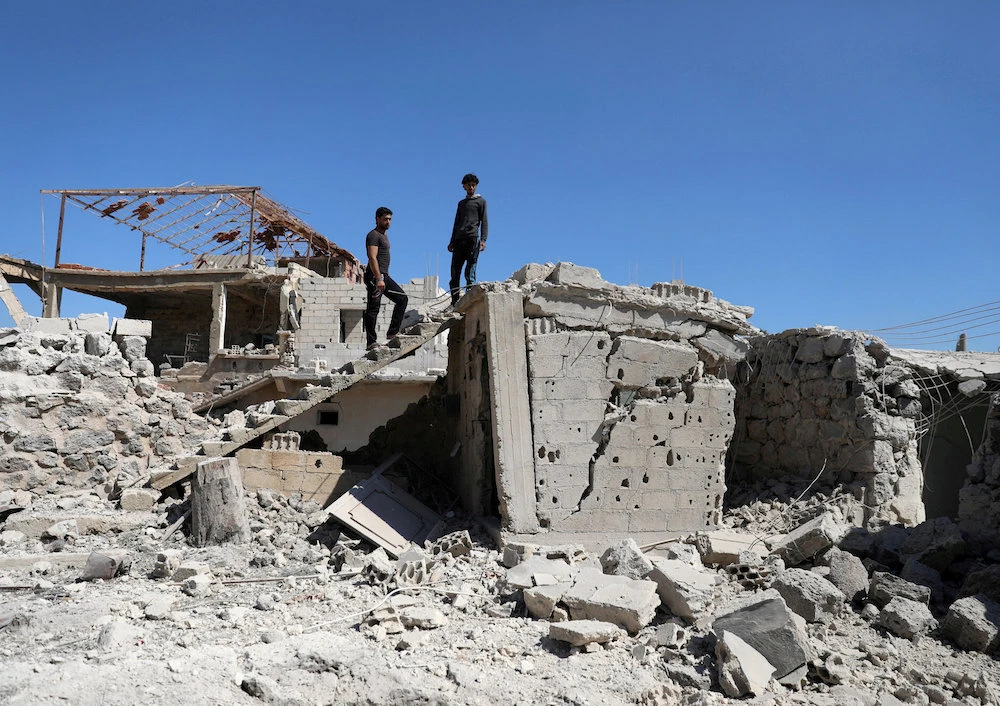 Hundreds of civilians from Daraa displaced due to regime attacks