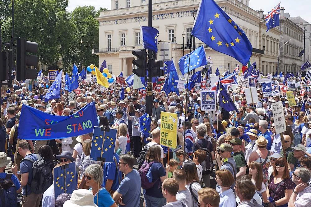 Thousands march in London for second Brexit vote