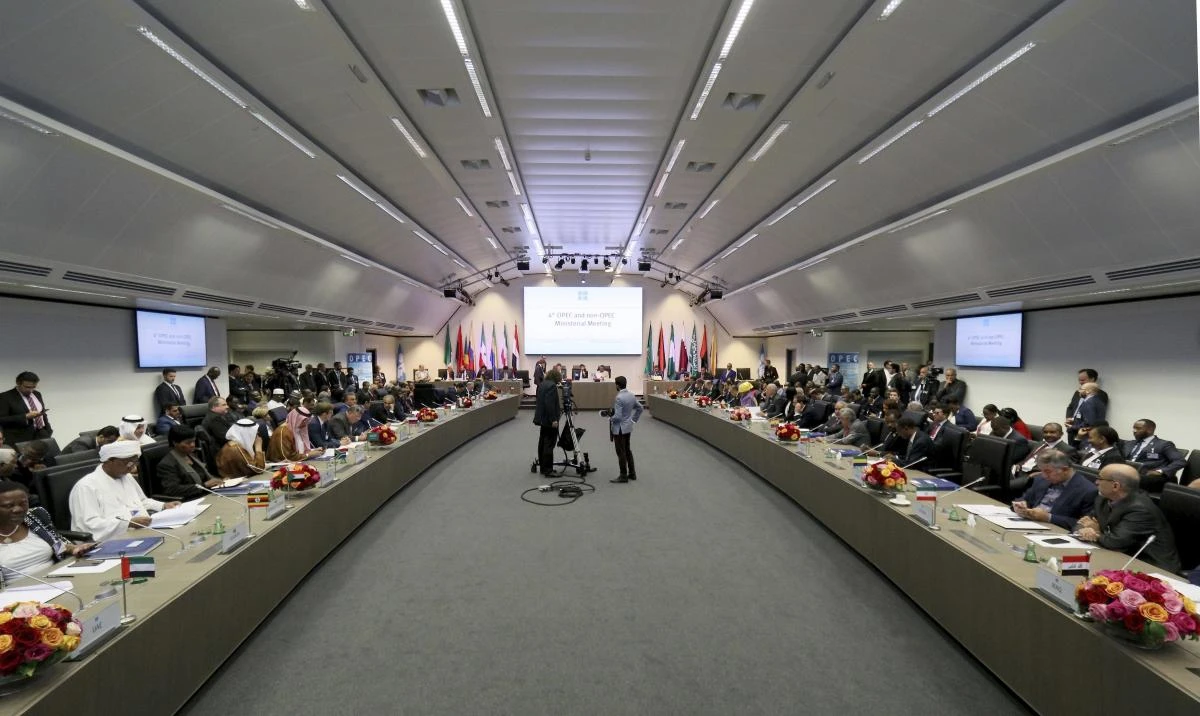 General view of a meeting of oil ministers of the Organization of the Petroleum Exporting Countries, OPEC, and non OPEC members at their headquarters in Vienna, Austria, Saturday, June 23, 2018. (AP Photo/Ronald Zak)