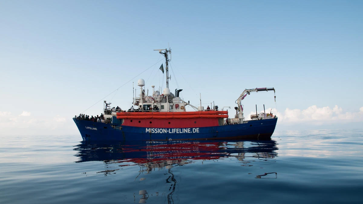 Italy defiant as migrant ship stranded in Mediterranean