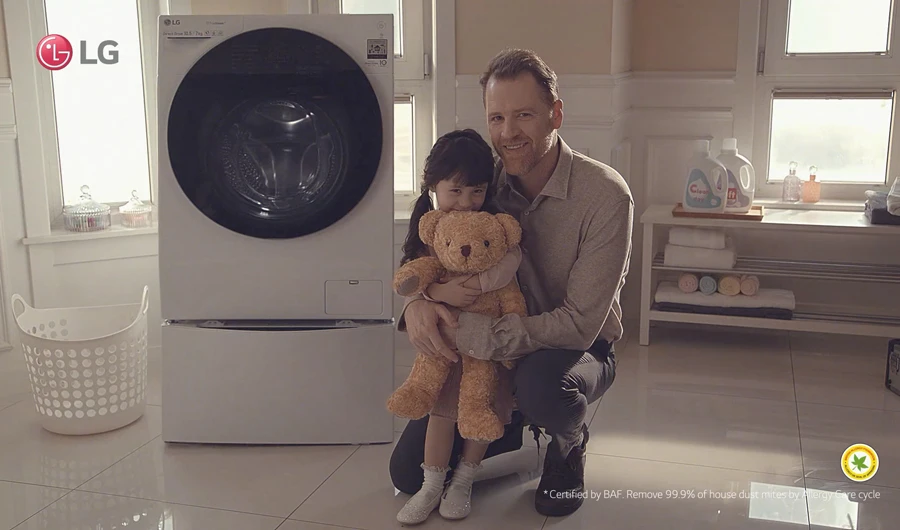 The clip depicts steam as the essential love that keeps a girl close to her valuable teddy bear, which is full of memories of her mother.
