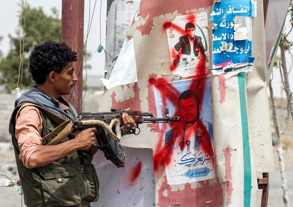 Yemen army captures Houthi leader, 8 Hezbollah members in Saada