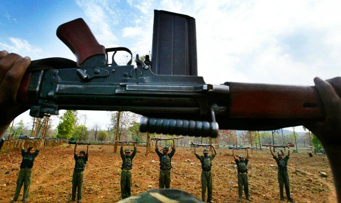Maoist rebels detonate bomb to kill 6 Indian police officers