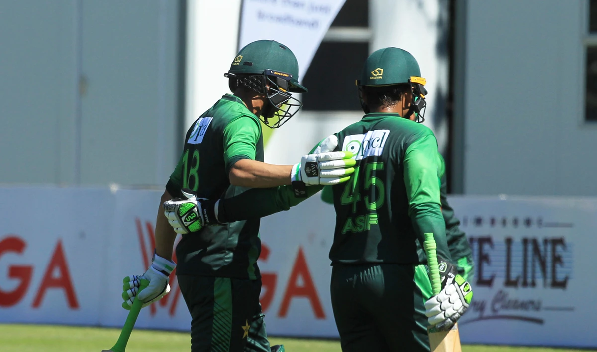 Pakistan beats Zimbabwe in tri-series opener