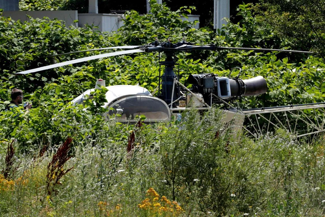 Notorious thief flees French jail by helicopter