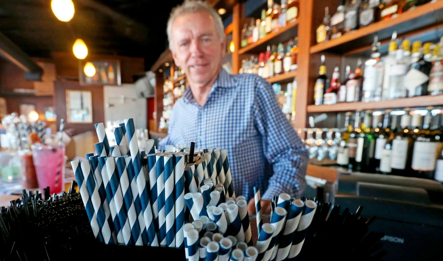 Seattle bans plastic straws, utensils at restaurants, bars