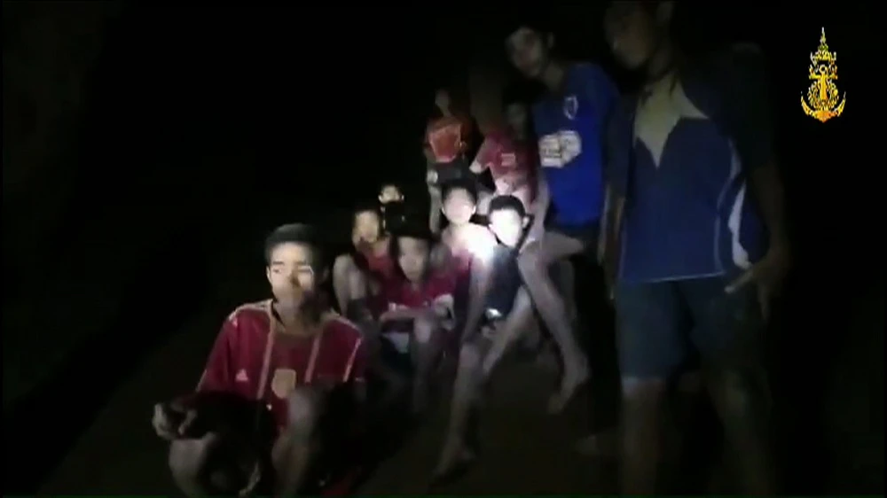 Help reaches Thai football team trapped in cave