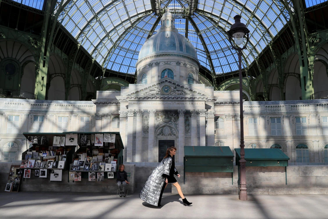 Lagerfeld reaches for immortality with Chanel Paris show