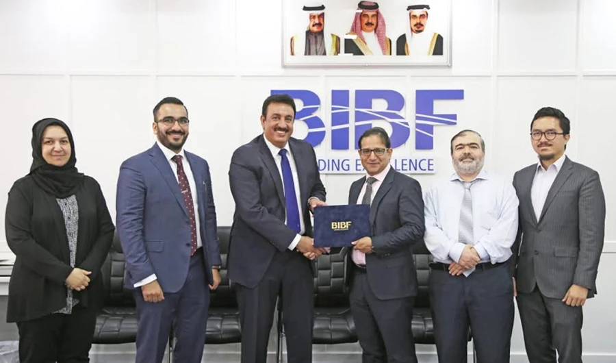 IRTI DG Dr. Humayon Dar, third from right, with BIBF Director Dr. Ahmed Al-Shaikh and other officials.