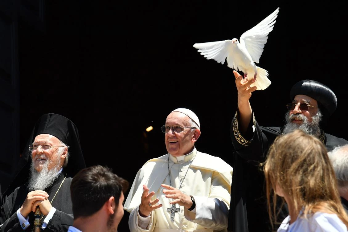 Pope says walls, occupation and fundamentalism hamper Mideast peace