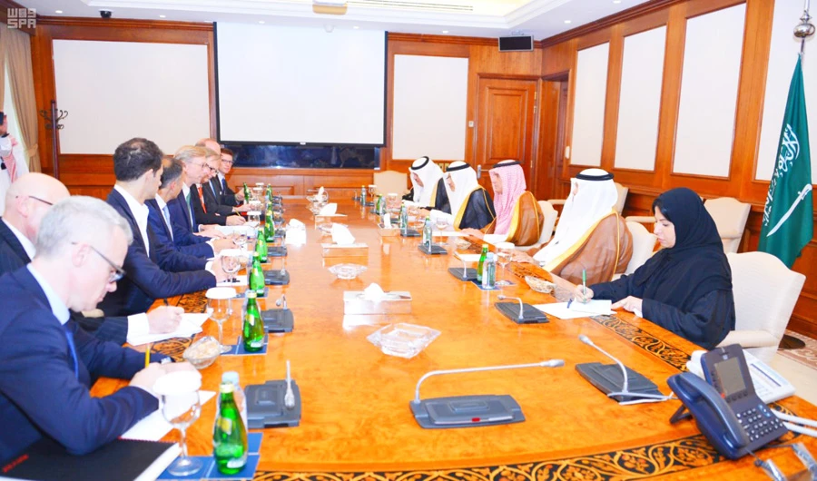 Saudi Foreign Minister Adel Al-Jubeir holds talks with Brian Hook, senior policy adviser to the US secretary of state, in Jeddah on Saturday. (SPA)