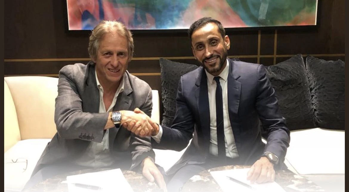 Al-Hilal president Sami Al-Jaber welcomes Jorge Jesus to the club. (@Alhilal_EN)