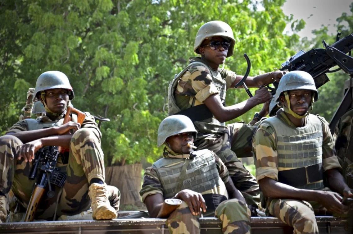 Niger soldiers provide security for an anti-Boko Haram summit in Diffa city, Niger September 3, 2015. (Reuters)