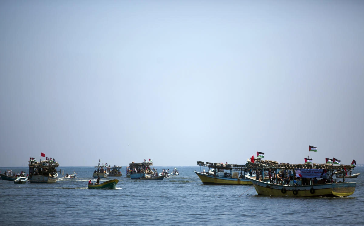Israel seizes boat from Gaza seeking to break blockade