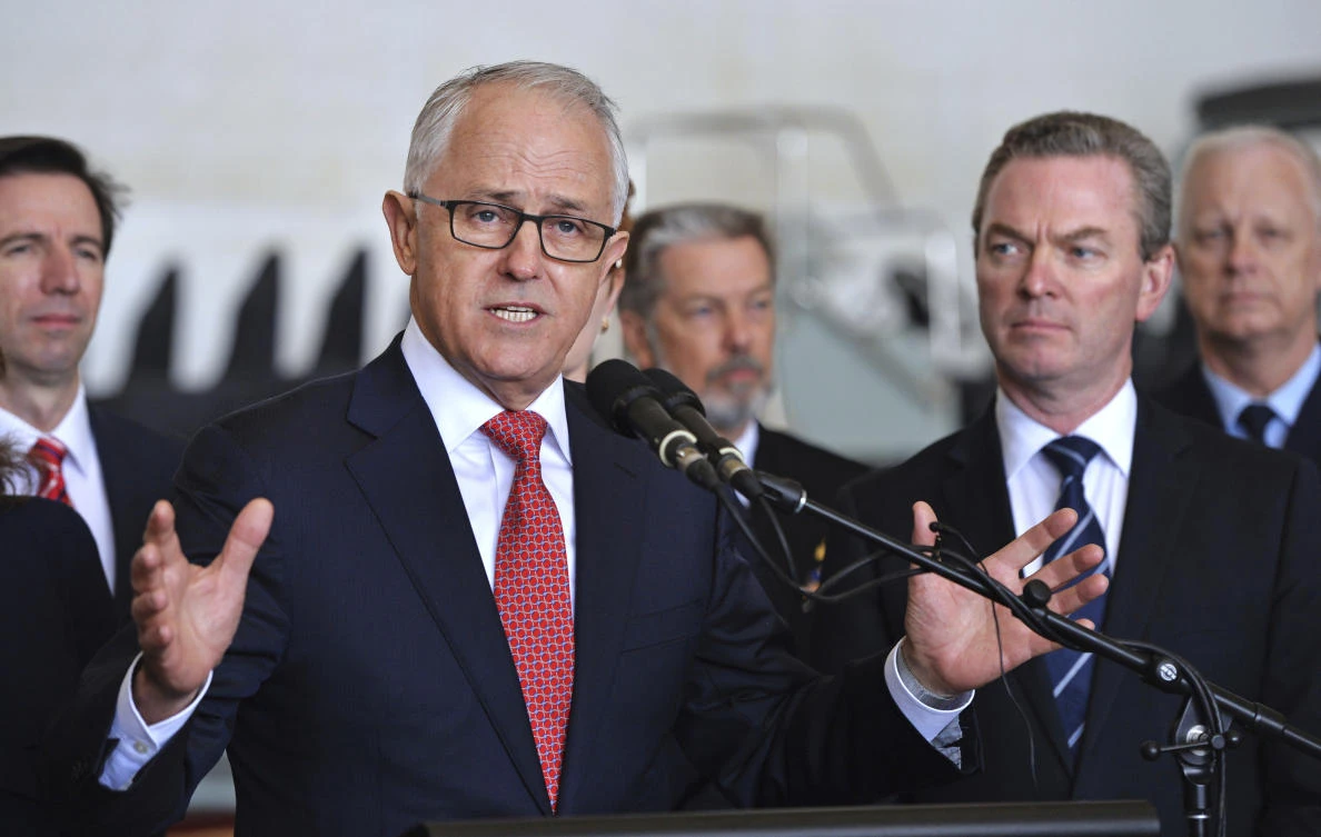 Migration to Australia hits decade low, seen as boost for prime minister
