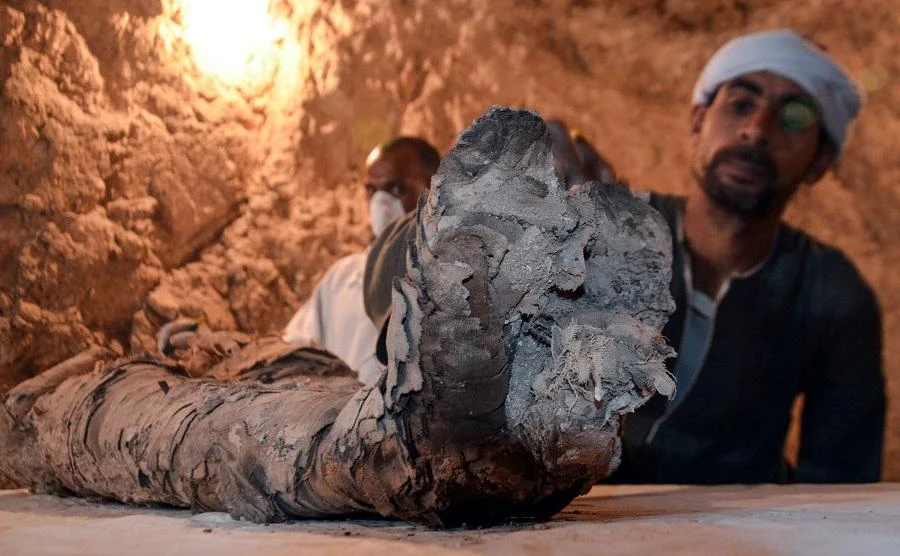 Archaeologists in Egypt discover mummification workshop