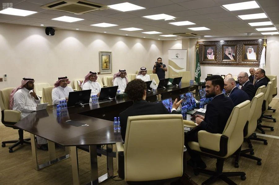 British Middle East minister meets Saudi FM, visits KSRelief offices