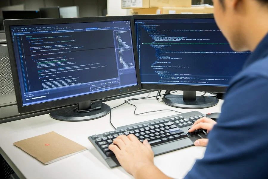 cyber-hacking (Shutterstock)