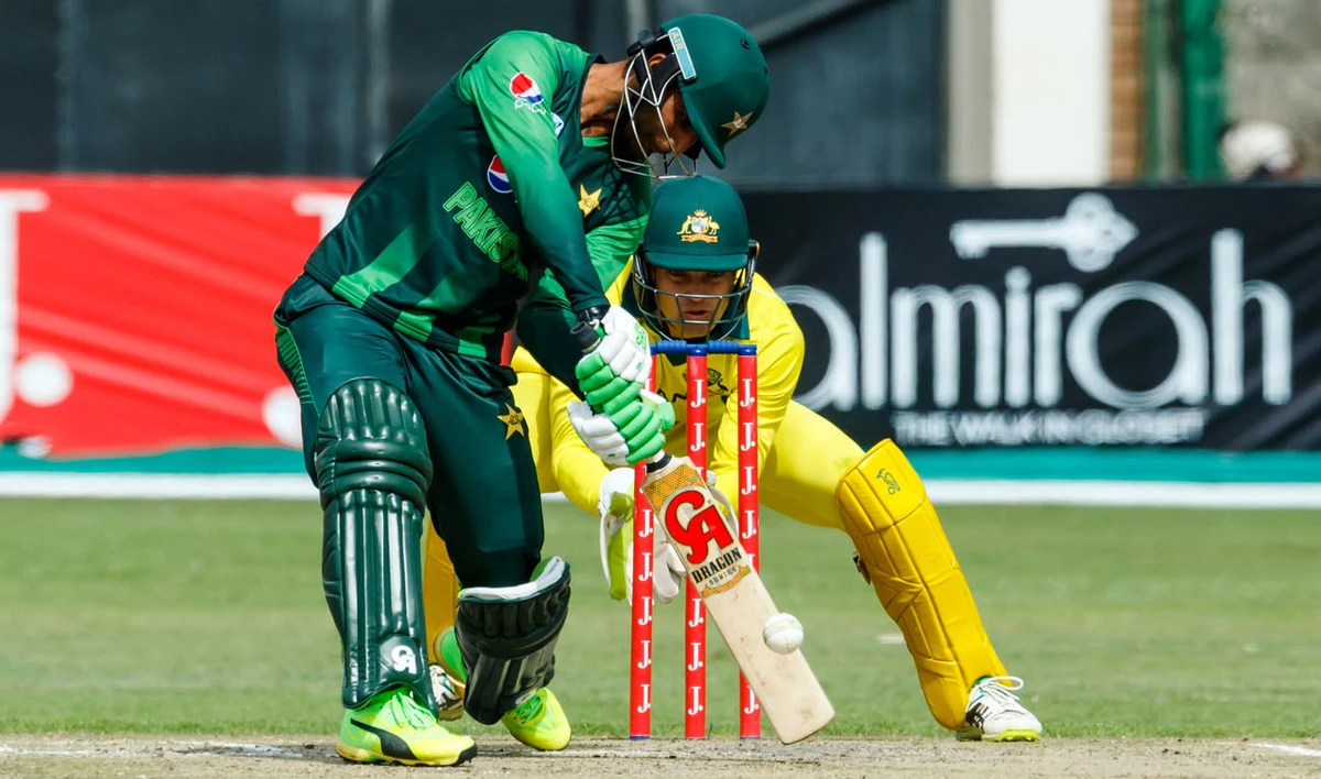 Pakistan smash records, pummel Zimbabwe