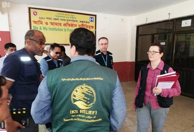 KSRelief team reviews works in Rohingya refugee camps in Bangladesh