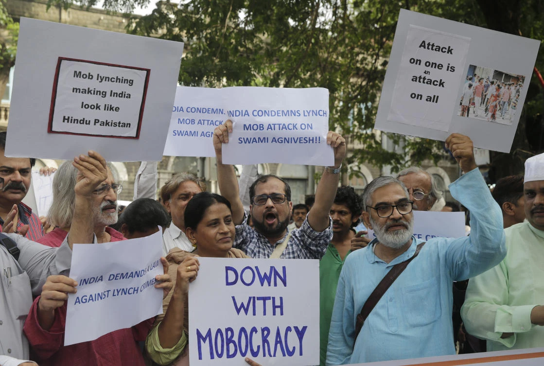 Mob lynches Muslim man over cow smuggling charges in India