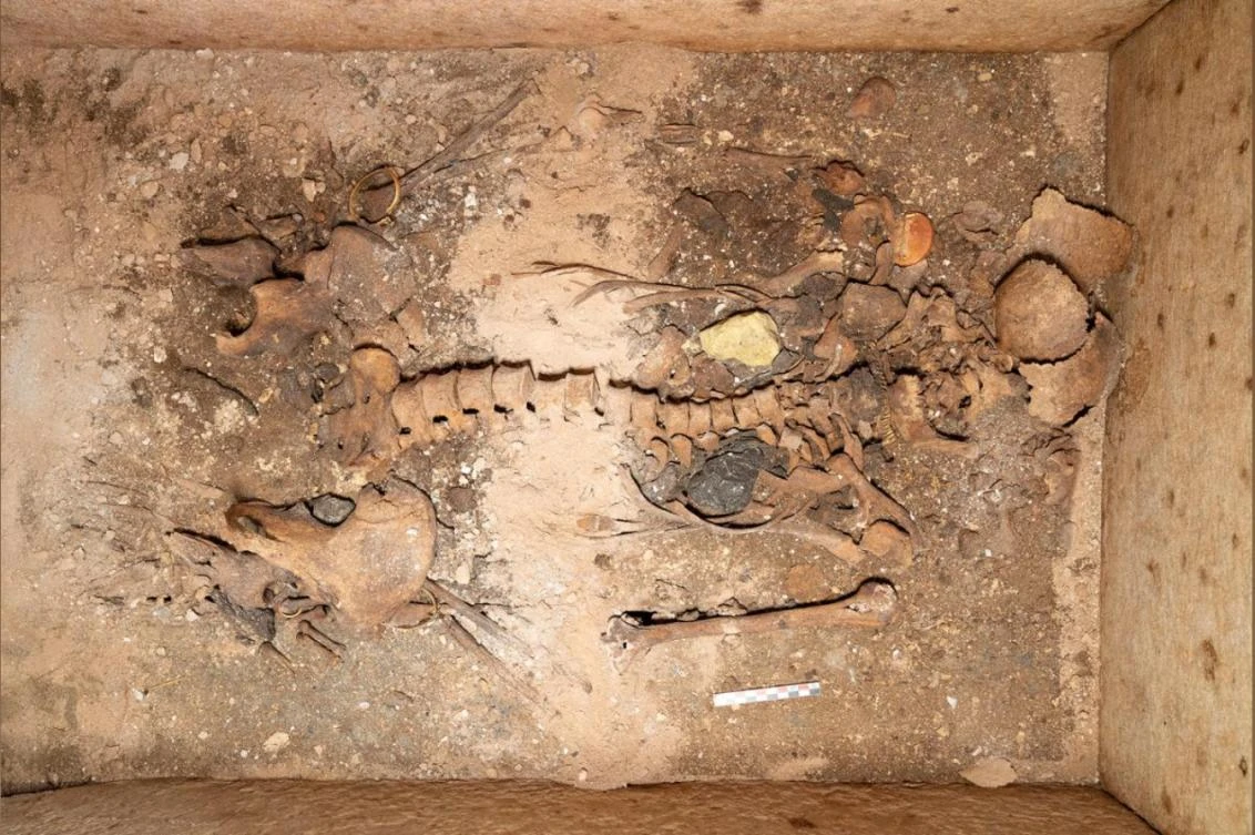 The grave of an ancient noble woman that was discovered inside a burial memorial of the Roman era on the island of Sikinos, Greece, July 19, 2018. Picture taken July 19, 2018. (Reuters)