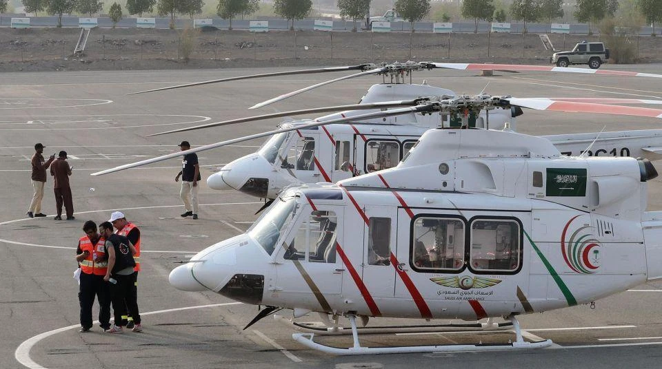 Saudi Red Crescent paramedics display their emergency equipment on Aug. 28 2017, ahead of the start of the annual Hajj pilgrimage in the holy city of Makkah. (File photo AFP)