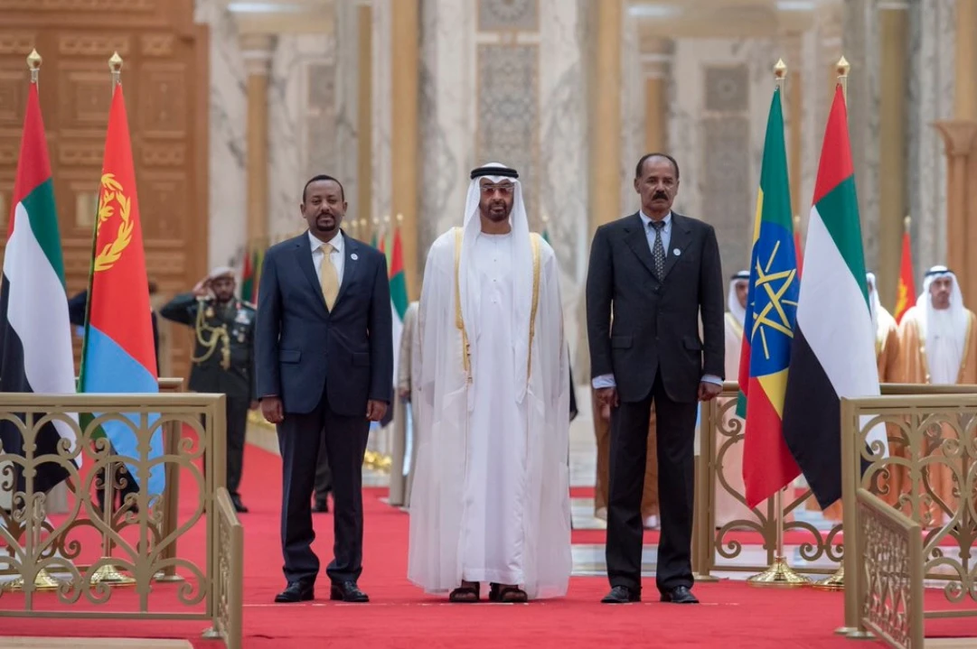 Crown Prince of Abu Dhabi, Mohammed bin Zayed Al-Nahyan awarded the Zayed Medal to the Eritrean president and the Ethiopian prime minister. (WAM)