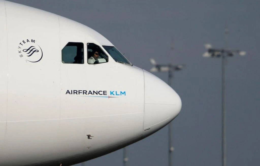 AccorHotels drops plan to buy minority stake in Air France-KLM