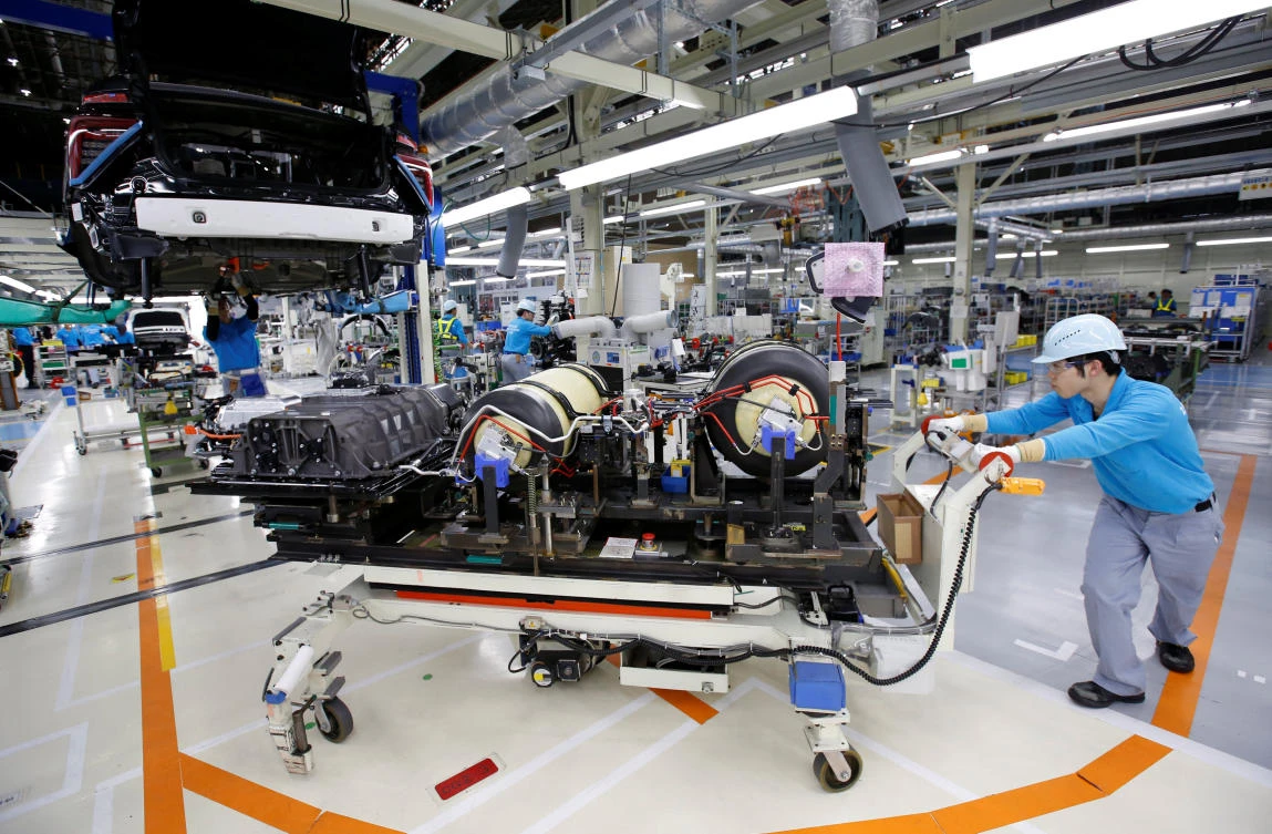 Toyota cranks up investment in hydrogen fuel cell vehicles
