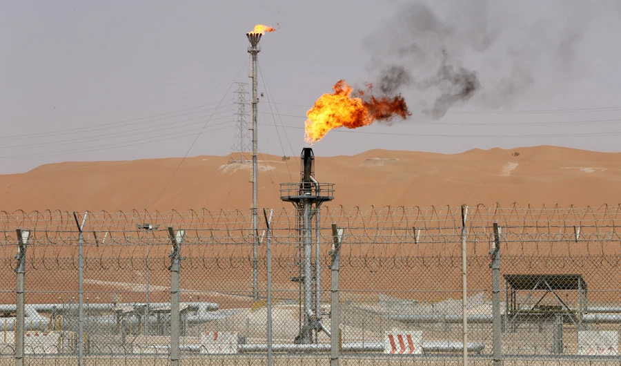 Flames are seen at the production facility of Saudi Aramco's Shaybah oilfield in the Empty Quarter, Saudi Arabia, on May 22, 2018. (REUTERS/Ahmed Jadallah/File Photo)