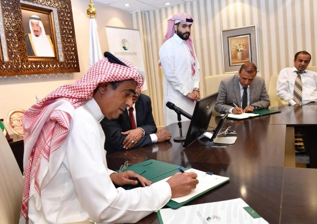 KSRelief Assistant Supervisor General of Operations & Programs Ahmed Al Baiz signing the agreements in Riyadh. (Courtesy KSRelief)