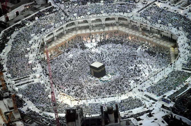 Worshippers crowd around the Holy Kaaba in Makkah. (SPA)