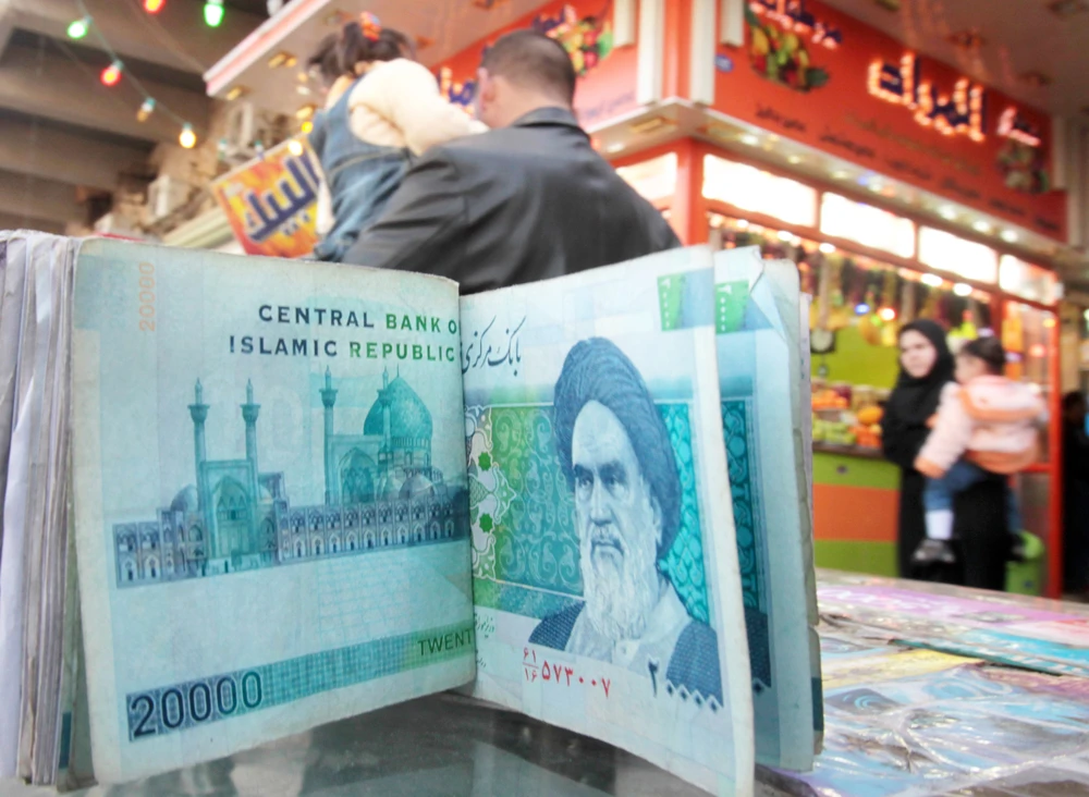 Iran faces ‘economic disaster’ as currency plunges to new low